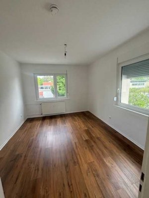 Schöne, helle 3 Zimmerwohnung mit Einbauküche