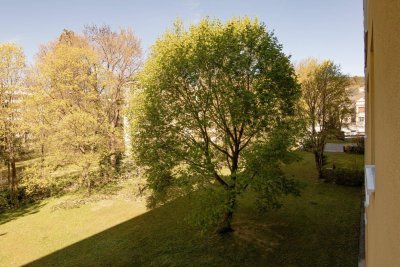 2500 Baden bei Wien: TOP Grün-Ruhe-Lage direkt am Doblhoffpark: 3-Zimmer Eigentum im sanierten Wohnbau