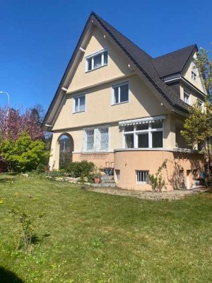 Ein Freiburger Juwel: Wunderschöne Villa mit Charme und Charakter