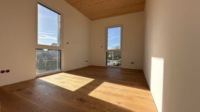 KfW 40 EE | Einzug 06/25 | Biobau | Exklusive DG-Wohnung mit Terrasse & Panoramablick +++