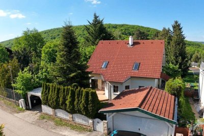 Einladendes Haus im Grünen! Großer Grund, Südterrasse, Keller und Doppelgarage