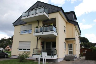 Geschmackvolle, gepflegte 2-Zimmer-Dachgeschosswohnung mit Balkon