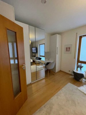 SCHÖNES MÖBLIERTES APARTMENT IN RUHIGER LAGE - FÜR WOCHENENDHEIMFAHRER