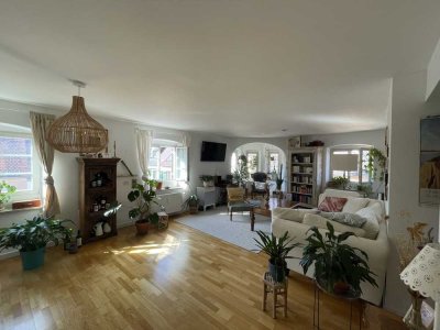 Möblierte 2,5-Zimmer Altbauwohnung (82 m²) – Zwischenmiete 9 Monate