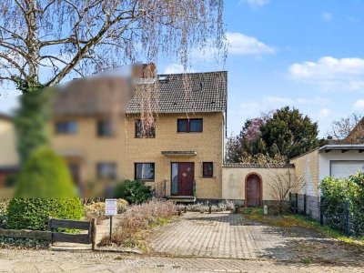 Bezugsfrei: Charmante Doppelhaushälfte in Berlin-Rudow – 4 Zimmer,  Keller und Garten