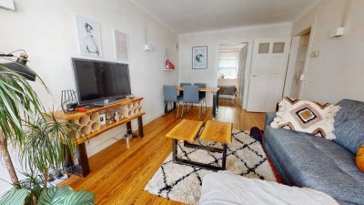 Charmante Wohnung in stilvollem Backsteingebäude, zentral und zugleich ruhig gelegen