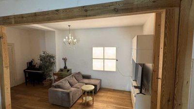 Ab sofort und mit Sauna: Möblierte 3 Zimmer im Helmholtzkiez