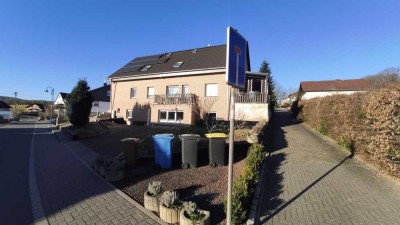 Großes kernsaniertes bis zu 3-Familienhaus - Ohne Gas und Öl mit riesigem Garten
