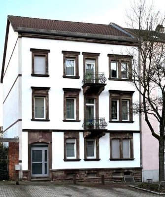 Modernisierte 2-Zimmer-Wohnung im gepflegtem MFH in Pirmasens zu vermieten