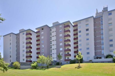 Helle und barrierefreie Drei-Zimmer-Wohnung mit Balkon und Fernblick in Schwieberdingen