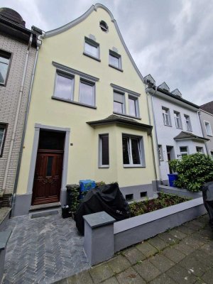 Sonnige Dachgeschosswohnung in toller Lage