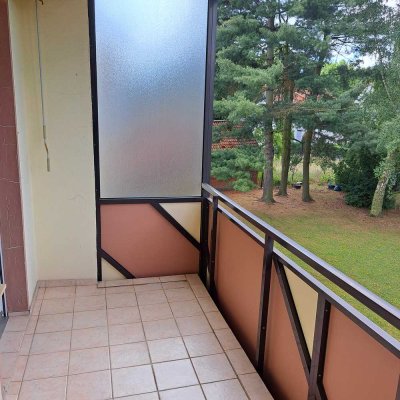 Schöne und modernisierte 3-Raum-Wohnung mit Balkon in Seelze