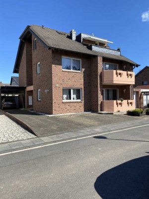 Helle 4-Zimmer-Wohnung mit Balkon in Euskirchen