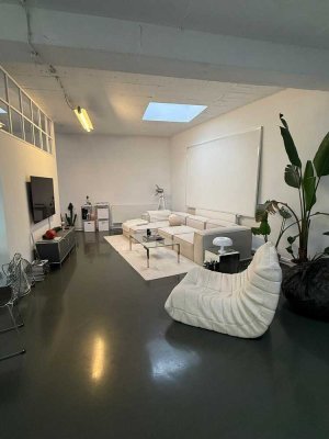 Designer Loft (130 m²) mit Terrasse, Atelier-Potenzial und 3 PKW-Stellplätzen in Düsseldorf-Heerdt