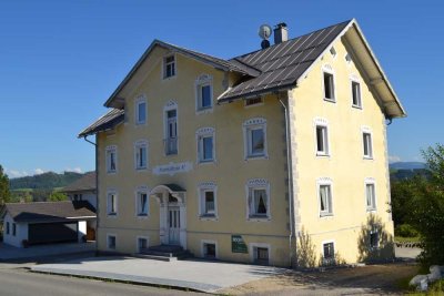 DG-Wohnung mit zweieinhalb Zimmern und EBK in Röthenbach (Allgäu)