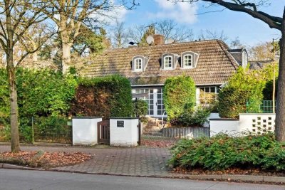Wohnen in Bestlage von Blankenese – Haus mit Südgarten und besonderem Wohnambiente!