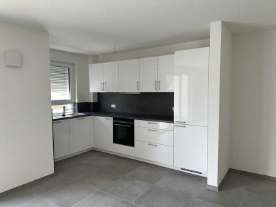 Exklusive 2-Zimmer-EG-Wohnung mit geh. Innenausstattung und Einbauküche