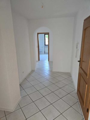 Wunderschöne 3 Zimmer Wohnung mit Terrasse & Garten