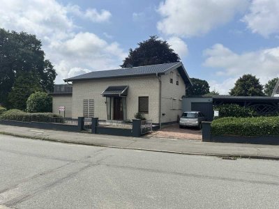Einfamilienhaus mit großem Grundstück in Steinburg zu verkaufen