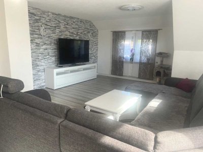 "Vielseitiges, kernsaniertes Zweifamilienhaus mit Bonushäuschen u. Garten in Reutlingen-Mittelstadt"