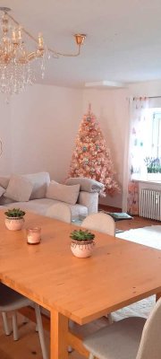 **Nähe Bahnhof  - Traumhaft schöne ca. 130 m² Wohnung mit Lichtinnenhof in Kolbermoor**