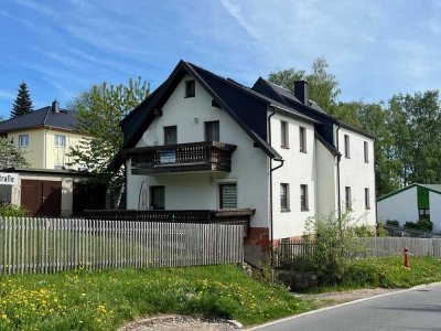 Zweifamilienhaus mit Panoramablick in Schwarzenberg-Crandorf – mit großzügigem Grundstück!