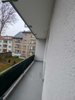 Neu sanierte 80 m² 3-Zimmer Wohnung mit Balkon im 1. OG
