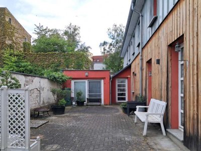EIN GROSSZÜGIGES WOHNHAUS MIT KLEINEM GRUNDSTÜCK!