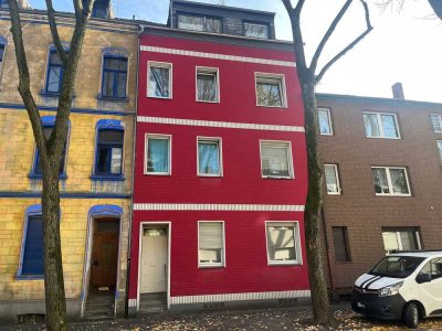 Investitionschance: Mehrfamilienhaus mit Entwicklungspotenzial in Duisburg-Mittelmeiderich