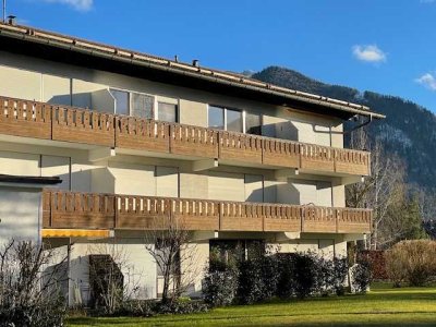 Sonnige,renovierte  2,5 Zimmer  Balkonwohnung mit Bergblick,sofort bezugsfrei!