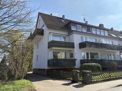 KARSTEN IMMOBILIEN ermöglicht Ihnen: Traumhafte DG-Wohnung mit großem Balkon und Top-Ausstattung