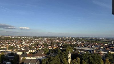 *** PROVISIONSFREI *** Sanierte & moderne 3-Zimmer-Whg. mit Panorama-Blick über Hochheim mit TG-Stpl