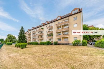 IMMOBERLIN.DE - Frisch renoviert & modernisiert! Schöne Wohnung mit Südbalkon