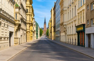 Elegante Wiener Altbauwohnung mit Balkon und direktem Liftzugang