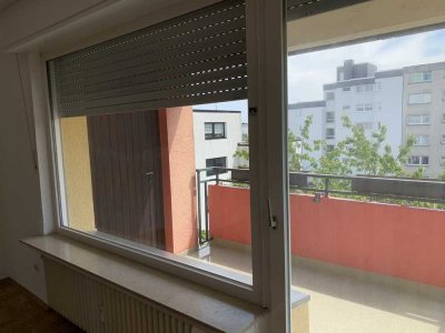 Gepflegte Wohnung mit zwei Zimmern und Südbalkon in Bochum