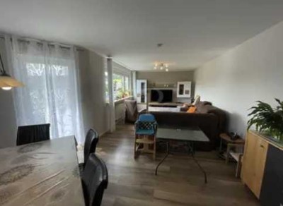 Moderne 3-Zimmer-Wohnung mit Balkon in Oberthulba