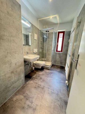 Neu! Moderne 2-Raumwohnung in Renovierung mit Einbauküche & Balkon
