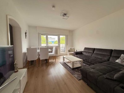 Schöne Wohnung mit großem Balkon