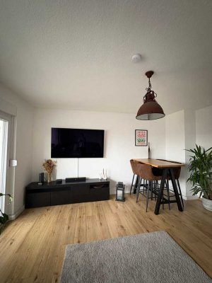 Helle, 2-Zimmer Wohnung mit Balkon und großer Küche in zentraler Lage Frankenthals