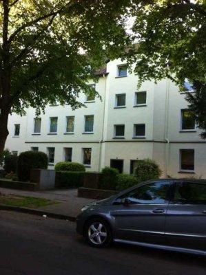 3 Zimmer Wohnung in Krefeld in zentraler ruhiger Lage (Altbau)