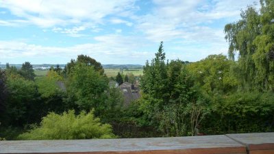 3,5-Zimmer-EG-Wohnung mit herrlicher Aussicht, ruhig gelegen, 2 Balkone, in Moosthenning