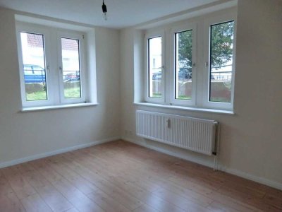 Helle & freundliche 2-Zimmer-Souterrainwohnung mit Einbauküche - sofort bezugsfrei