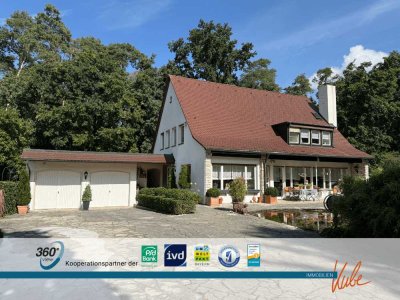 Wohnen wie im Film - charmantes Einfamilienhaus in absoluter Waldrandlage in Nbg.-Worzeldorf