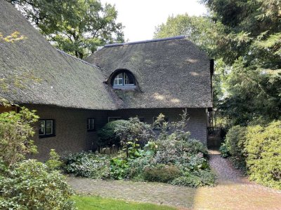 Repräsentative Reetdach-Villa auf traumhaftem Anwesen