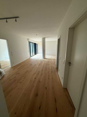 Moderne 3-Zimmer-Wohnung mit privater Terrasse in Toplage Berlin-Mitte