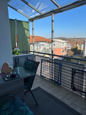 Freundliche und gepflegte 3-Zimmer-Wohnung mit Balkon in Roth