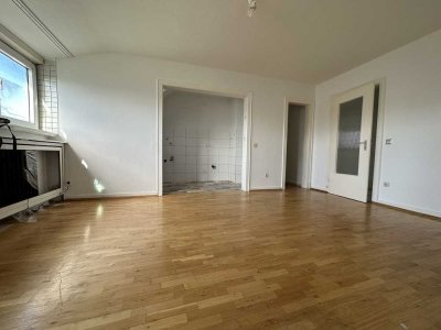 Freundliche und gepflegte 4,5-Raum-DG-Wohnung in Duisburg