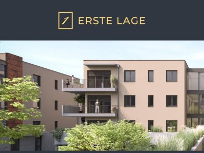 ERSTE LAGE: Helle 73 m² Wohnung in Ruhelage mit 12 m² Balkon, Wohnzimmer, Küche, zwei Schlafzimmer und Nebenräume