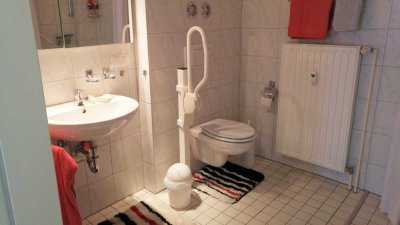 Geschmackvolle, ruhige Senioren-Wohnung mit Balkon und EBK in Hannover