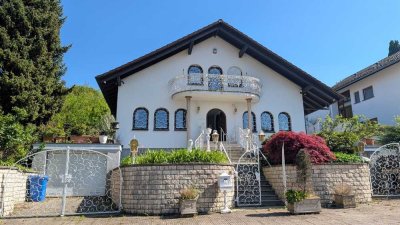 Wohnerlebnis in ruhiger Lage: Repräsentatives Einfamilienhaus mit Wintergarten & viel Platz!